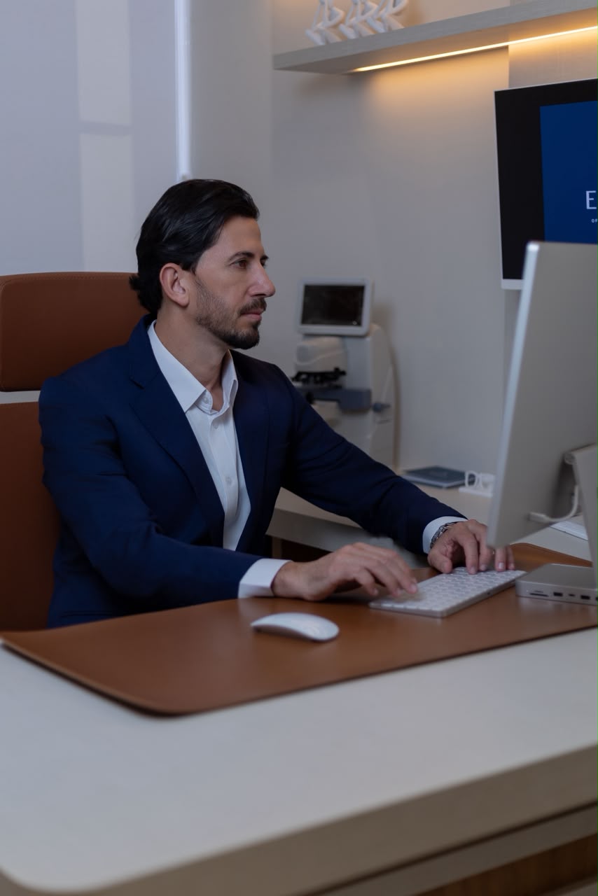 Dr. Bruno em atendimento na Eleva